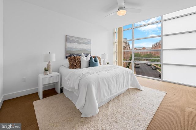 2772 LIGHTHOUSE PT E #211, Baltimore, MD 21224