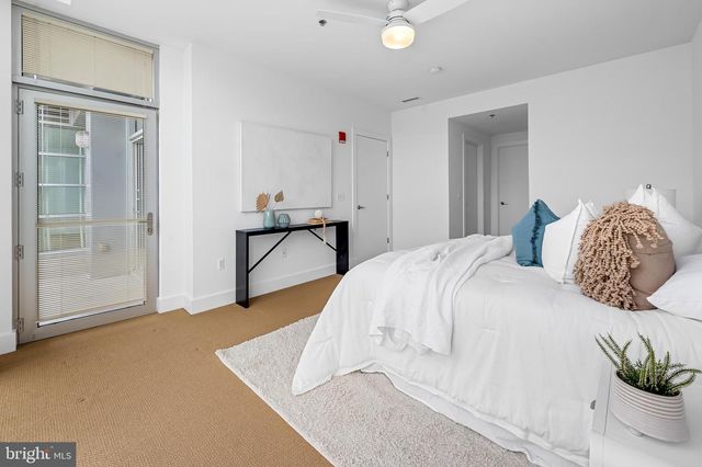 2772 LIGHTHOUSE PT E #211, Baltimore, MD 21224