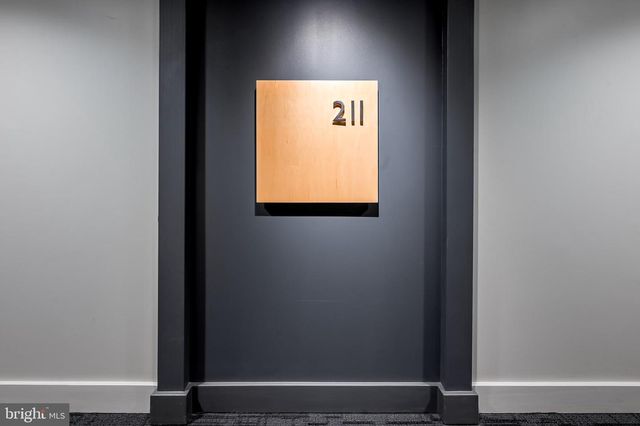 2772 LIGHTHOUSE PT E #211, Baltimore, MD 21224