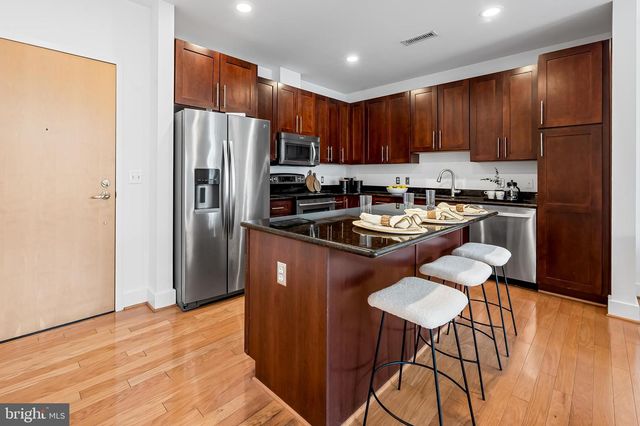 2772 LIGHTHOUSE PT E #211, Baltimore, MD 21224