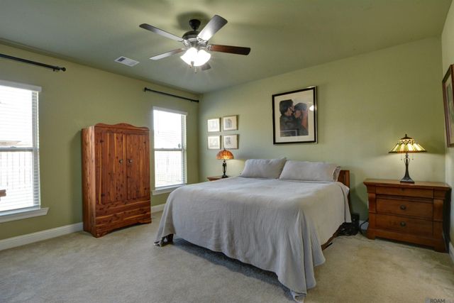 6151 Lake Edge Dr, Baton Rouge, LA 70820