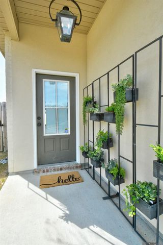 6151 Lake Edge Dr, Baton Rouge, LA 70820