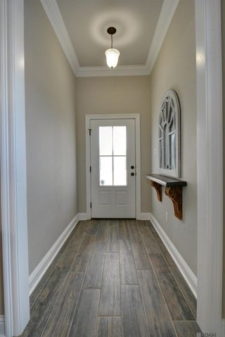 6151 Lake Edge Dr, Baton Rouge, LA 70820