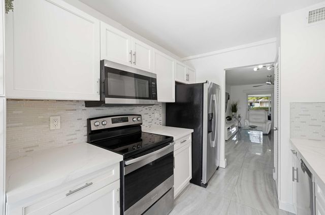 10875 NW 29th Manor 8, Sunrise, FL 33322