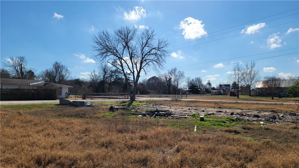 210 Holly Street, Franklin, TX 77856 — photo 3