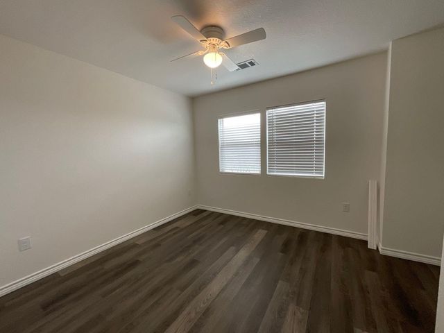 1220 Nora LN, Kingsland, TX 78639