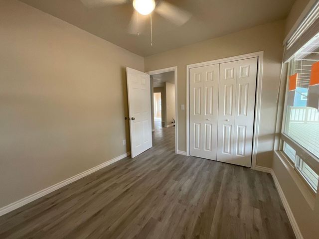 1220 Nora LN, Kingsland, TX 78639