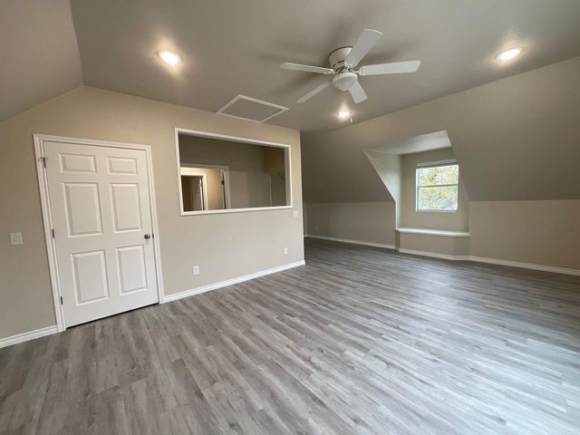 1220 Nora LN, Kingsland, TX 78639