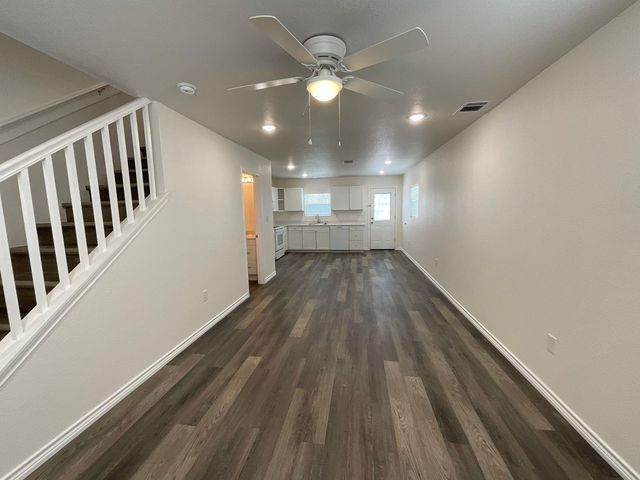 1220 Nora LN, Kingsland, TX 78639