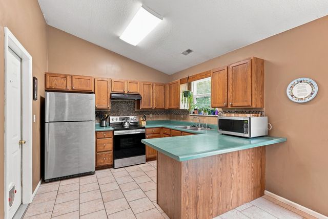 1701 ARCTIC CT, Columbia, MO 65202
