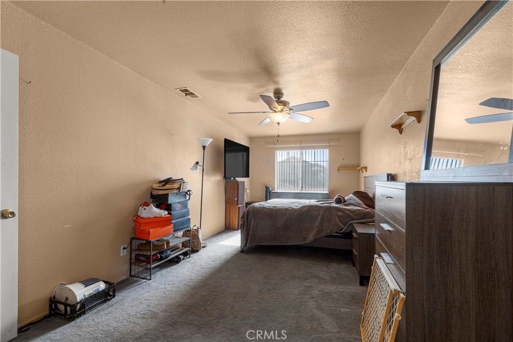 Image 14 of property listing at 9041 Berkeley, Hesperia, CA 92344