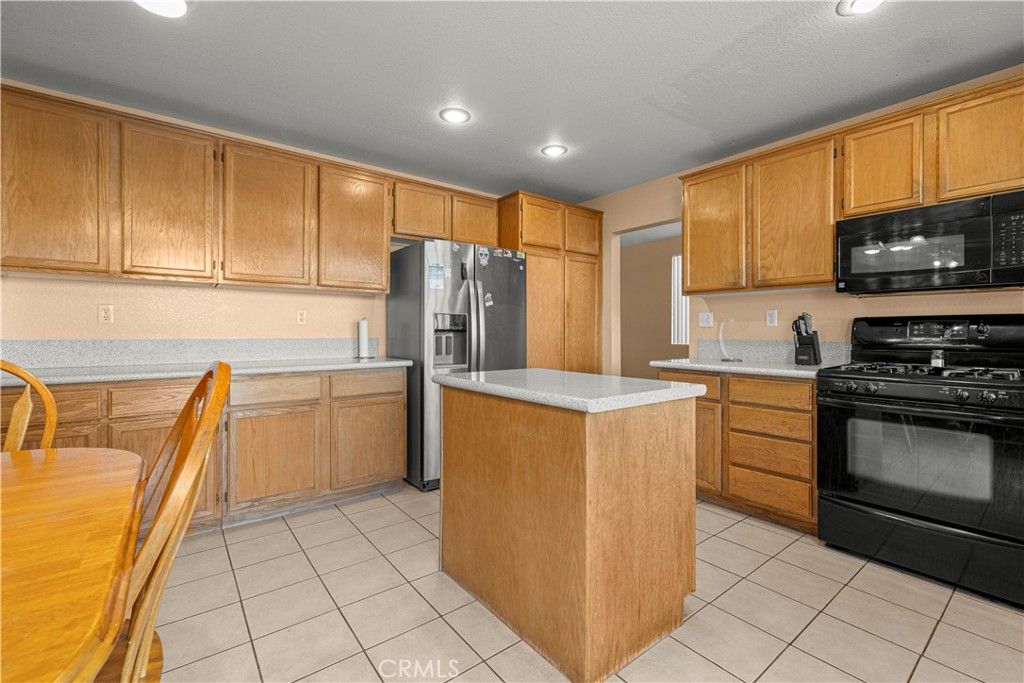 Image 26 of property listing at 9041 Berkeley, Hesperia, CA 92344