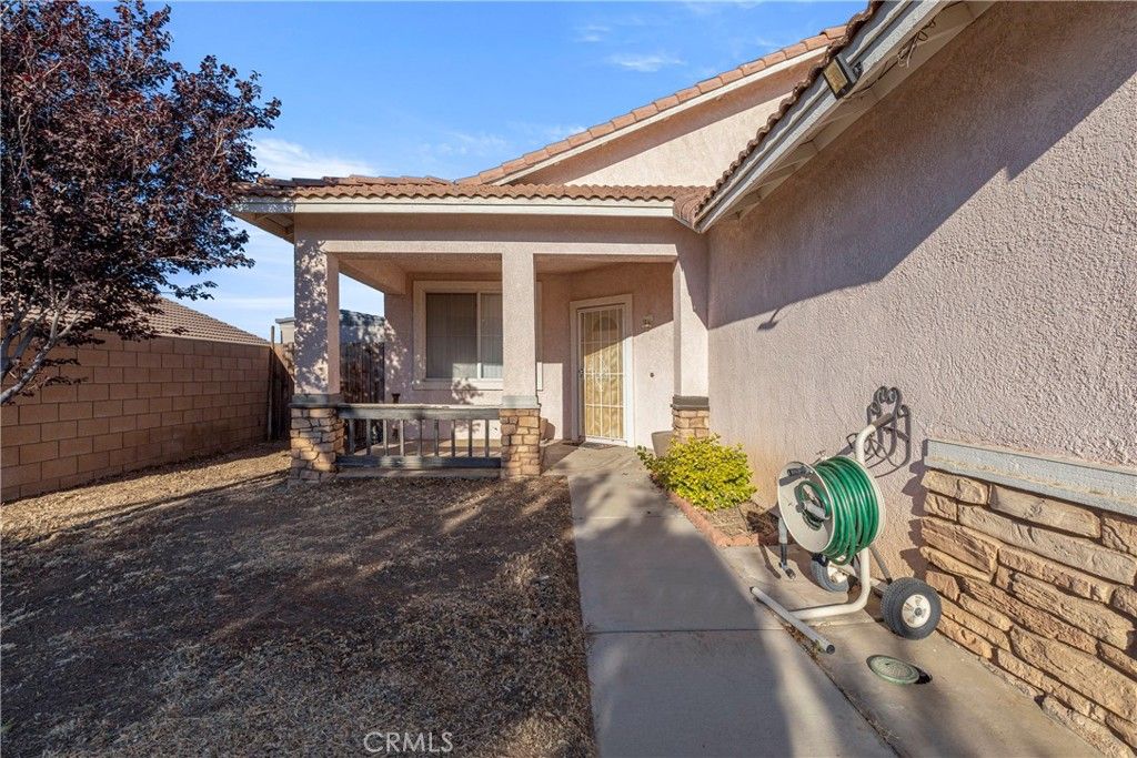 Image 8 of property listing at 9041 Berkeley, Hesperia, CA 92344