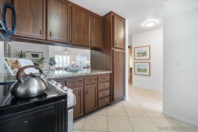 881 Thomas 26, San Diego, CA 92109