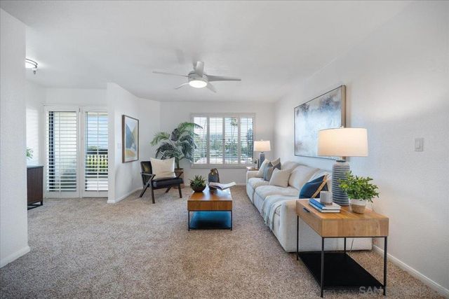 881 Thomas 26, San Diego, CA 92109