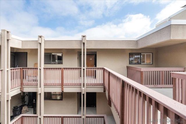 881 Thomas 26, San Diego, CA 92109