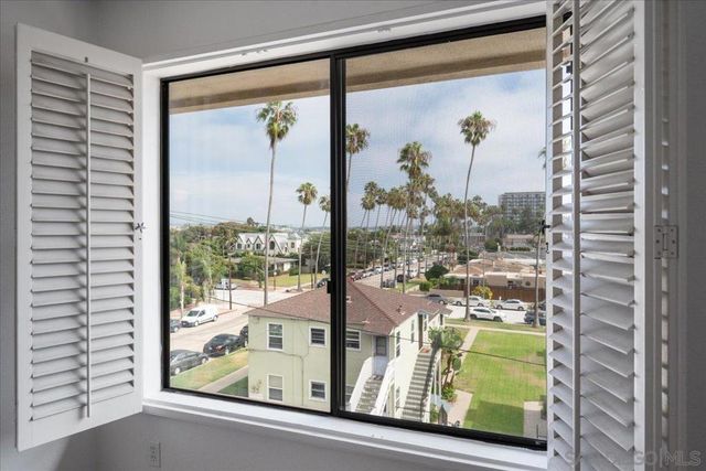 881 Thomas 26, San Diego, CA 92109