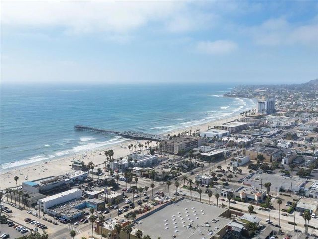 881 Thomas 26, San Diego, CA 92109