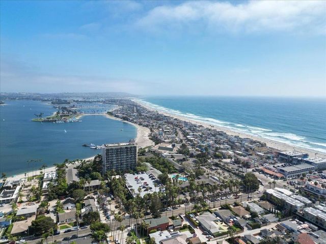 881 Thomas 26, San Diego, CA 92109