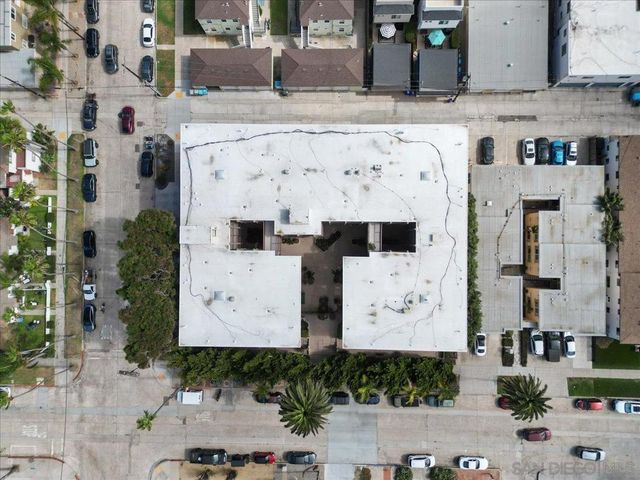 881 Thomas 26, San Diego, CA 92109