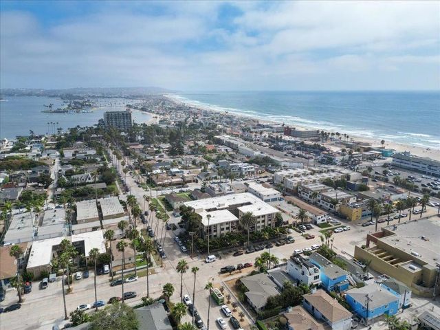 881 Thomas 26, San Diego, CA 92109