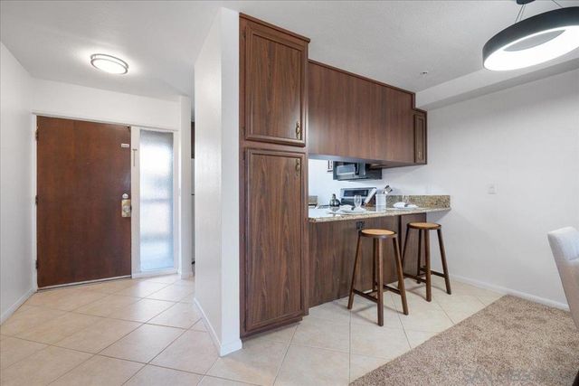 881 Thomas 26, San Diego, CA 92109