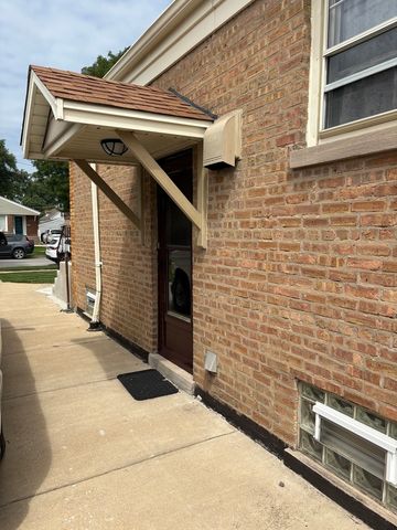 10525 S Millard Avenue, Chicago, IL 60655