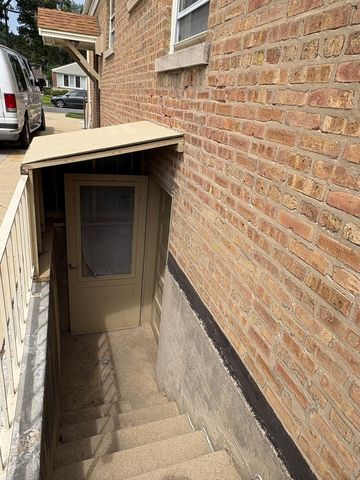 10525 S Millard Avenue, Chicago, IL 60655