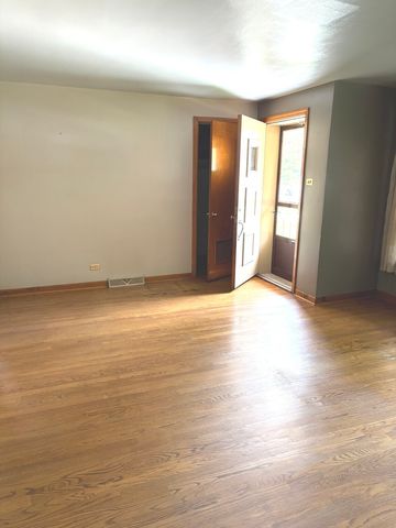 10525 S Millard Avenue, Chicago, IL 60655