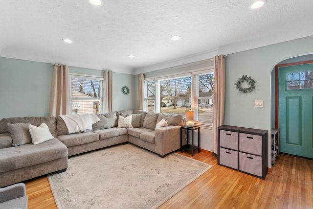 111 Morgan Road, Waterloo, IA 50701