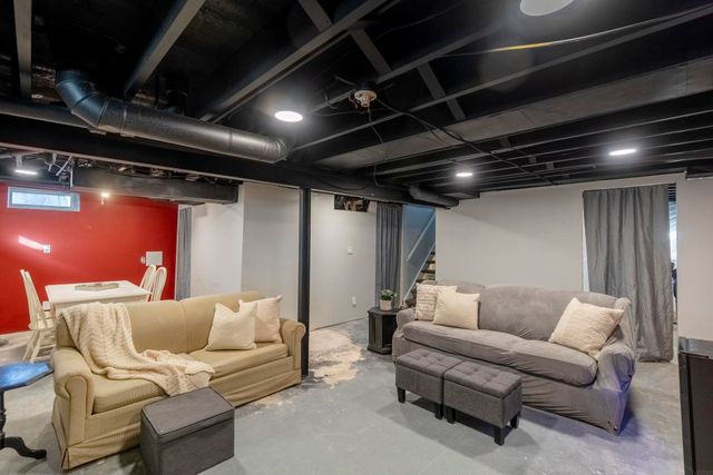 111 Morgan Road, Waterloo, IA 50701