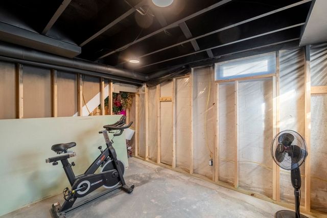 111 Morgan Road, Waterloo, IA 50701