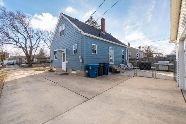 111 Morgan Road, Waterloo, IA 50701