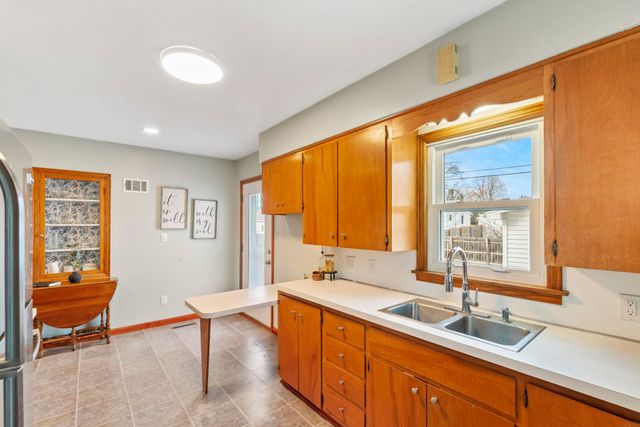 111 Morgan Road, Waterloo, IA 50701