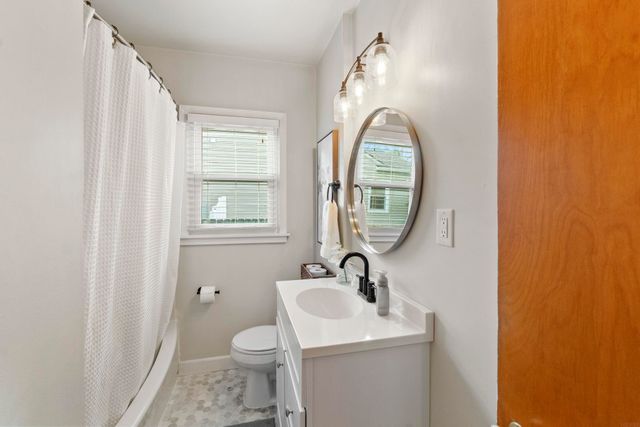 111 Morgan Road, Waterloo, IA 50701