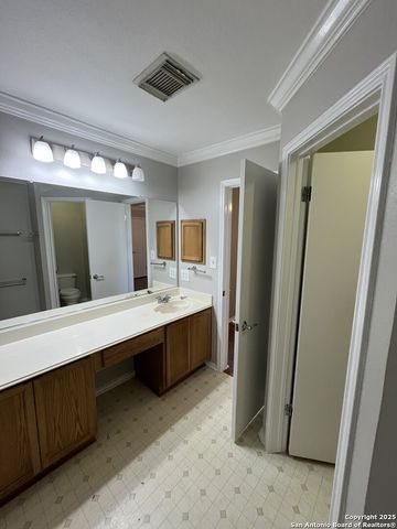 15711 Knollcircle, San Antonio, TX 78247