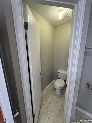 15711 Knollcircle, San Antonio, TX 78247