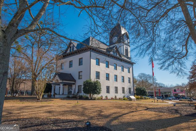 105 Applewood Way, Fayetteville, GA 30215