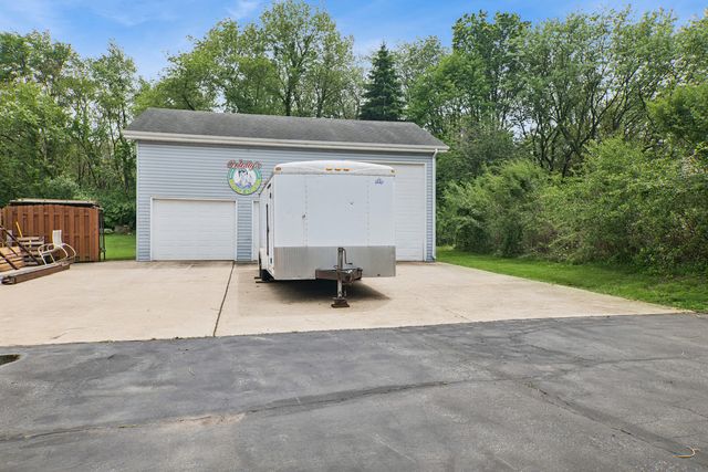 40W923 MULHERN Road, Elburn, IL 60119