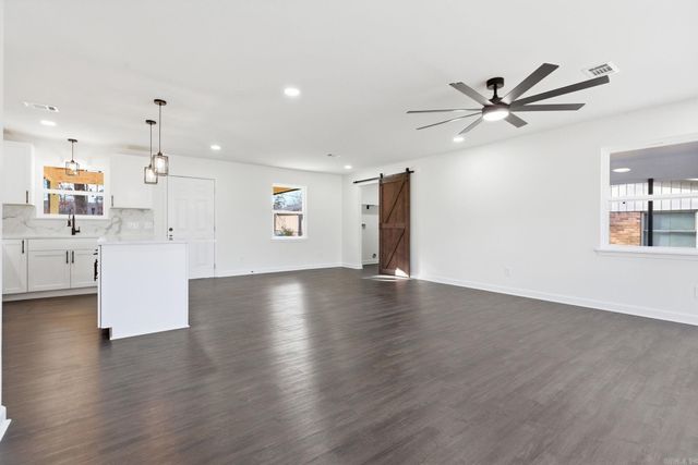 302 Oak Lane, Little Rock, AR 72205