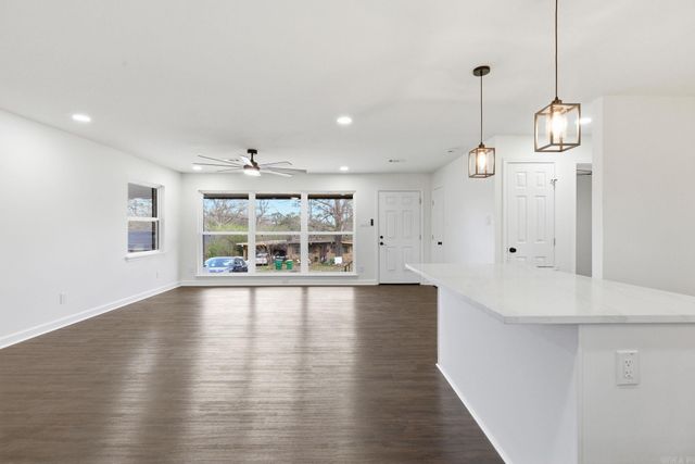 302 Oak Lane, Little Rock, AR 72205