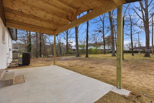 302 Oak Lane, Little Rock, AR 72205