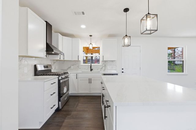 302 Oak Lane, Little Rock, AR 72205