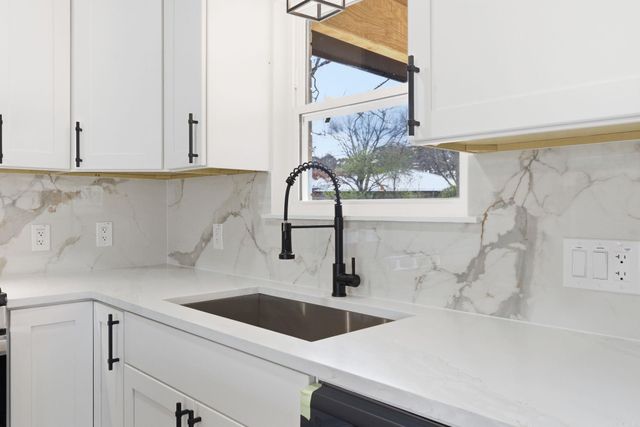 302 Oak Lane, Little Rock, AR 72205