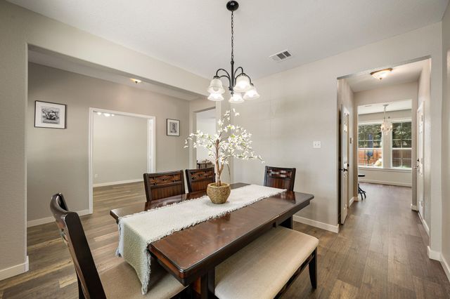 100 Tulip CV, Kyle, TX 78640