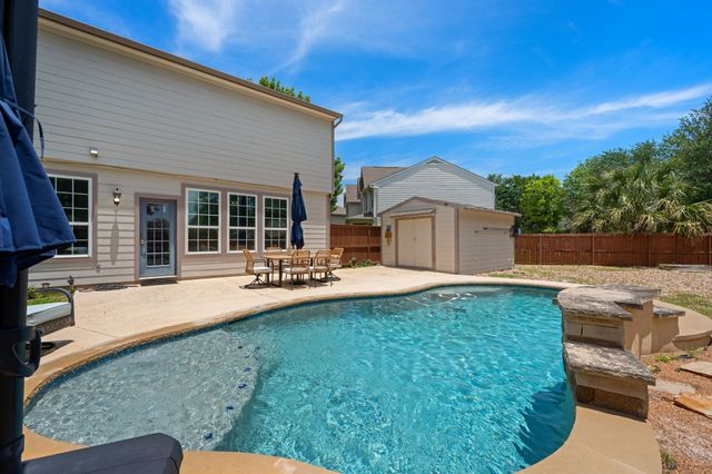 100 Tulip CV, Kyle, TX 78640