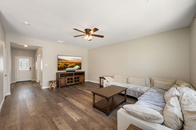 100 Tulip CV, Kyle, TX 78640