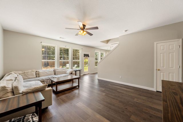 100 Tulip CV, Kyle, TX 78640