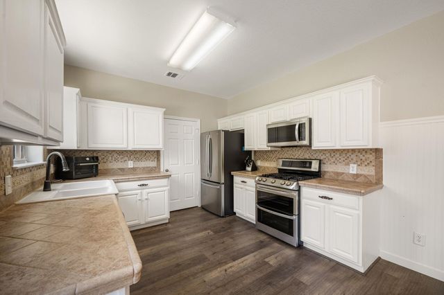 100 Tulip CV, Kyle, TX 78640