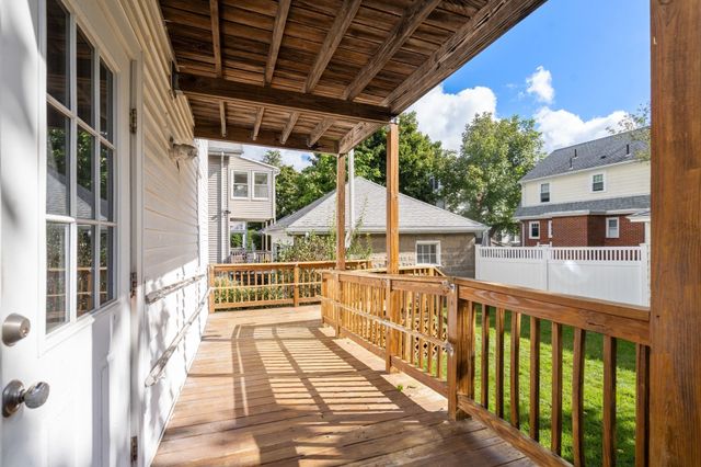 106 Poplar St 1, Watertown, MA 02472